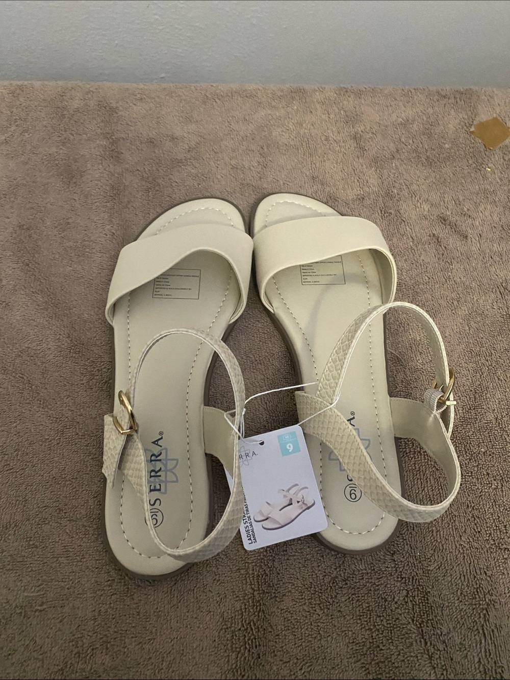 Sandals - Picture 7 of 9